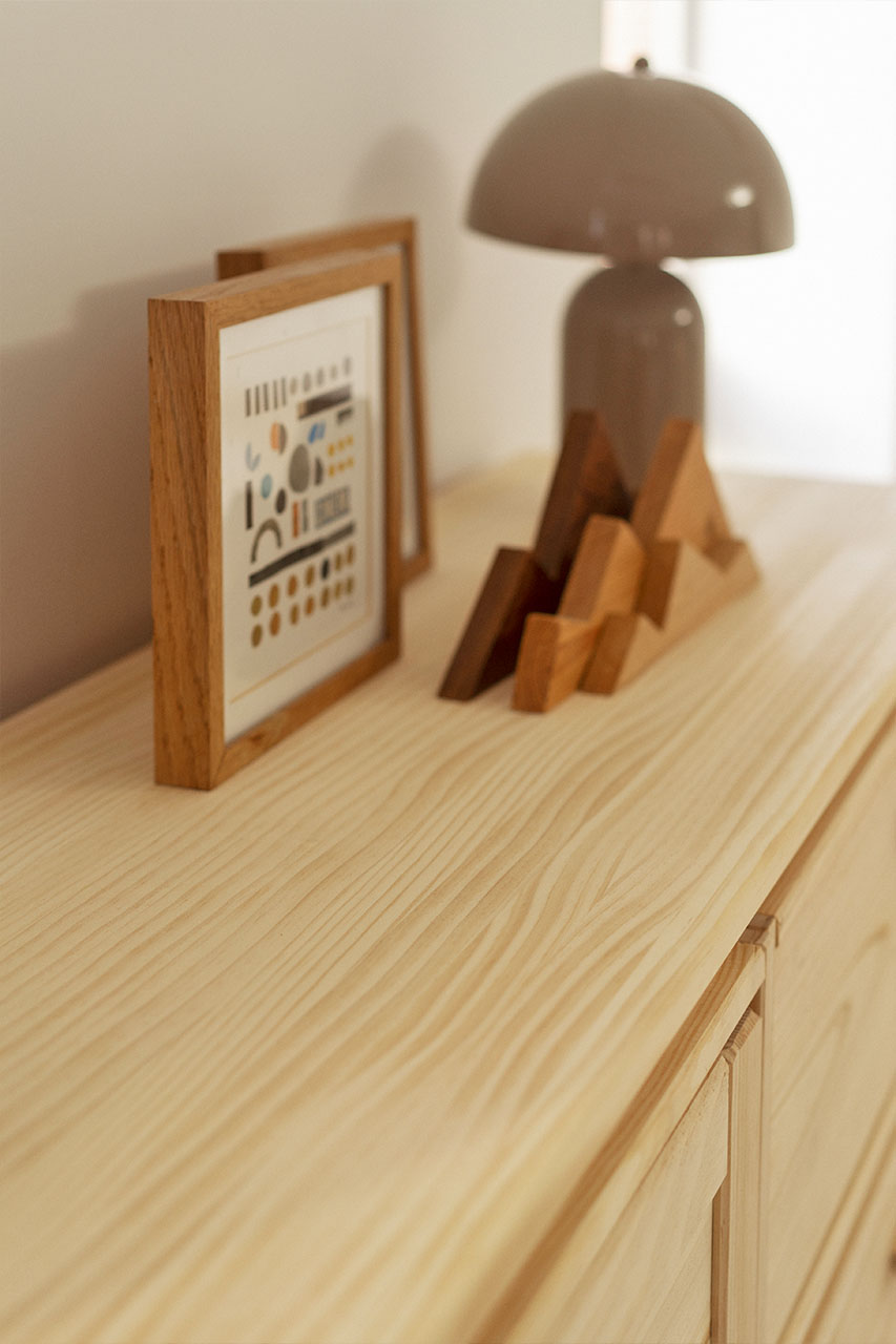 Imagen de ambiente 4 para:Armario aparador con cajones y baldas de madera natural